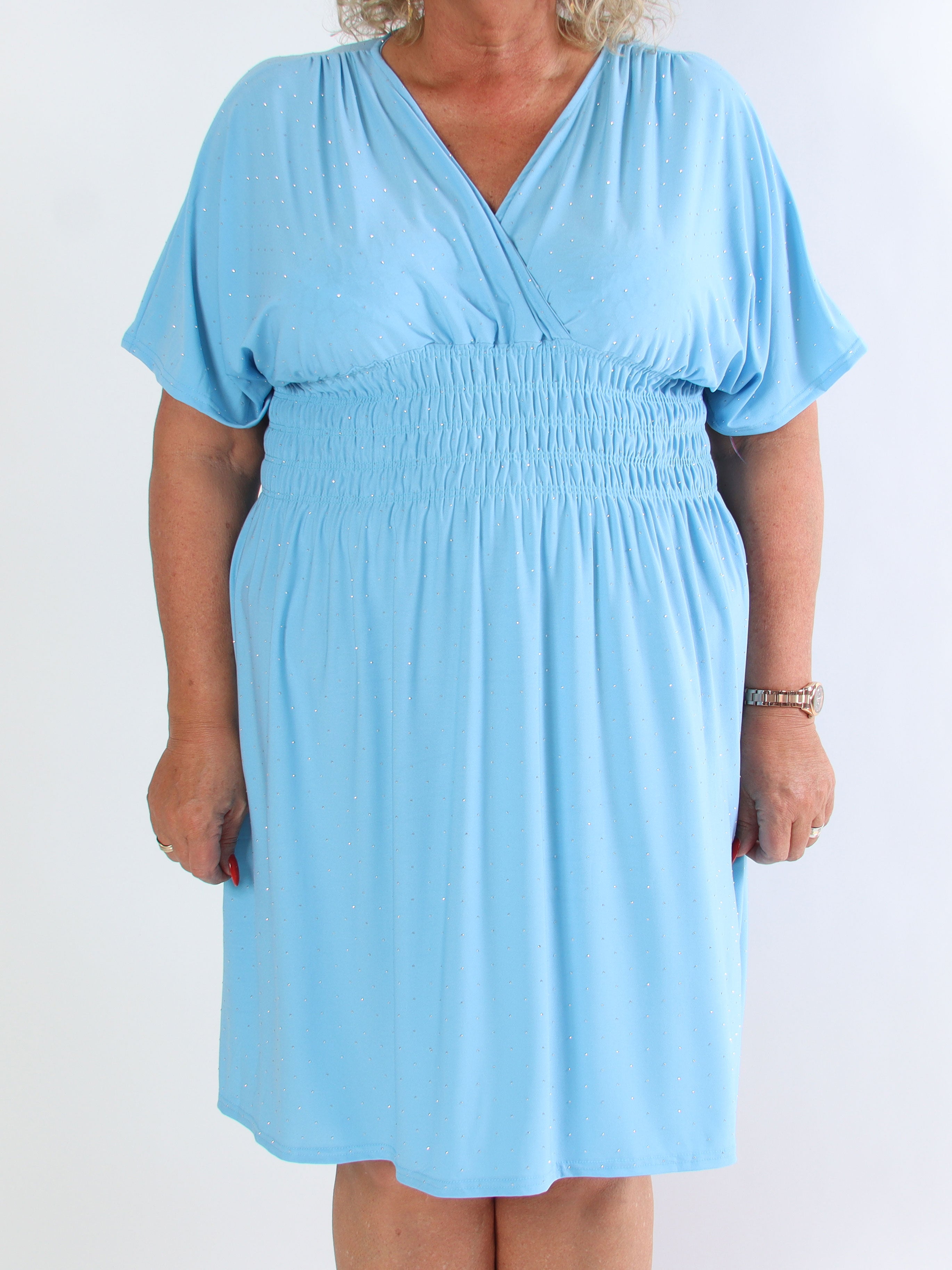 Pams Crystal Short - Kort elastisk plus size kjole med similisten